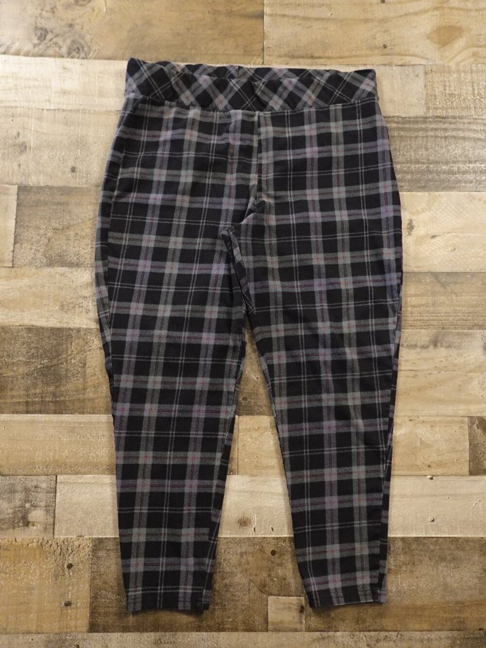 Torrid Plaid Pull On Leggings Women's 3X Torrid 3 Black‎ Gray Stretch Casual